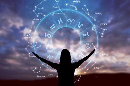 Astrological zodiac signs inside of horoscope circle and woman silhouette.
Гороскоп на выходные